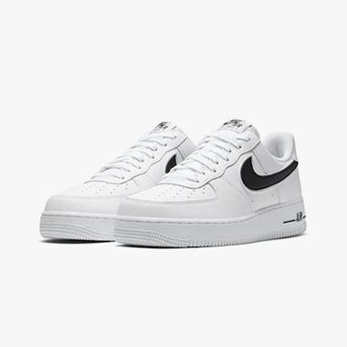تصویر کتونی نایک ایرفورس 1 سفید با نایک مشکی