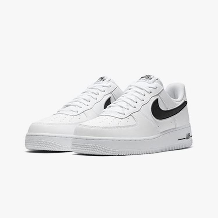 تصویر کتونی نایک ایرفورس 1 سفید با نایک مشکی