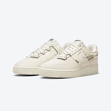 تصویر کتونی نایک ایرفورس 1 بندی کرم