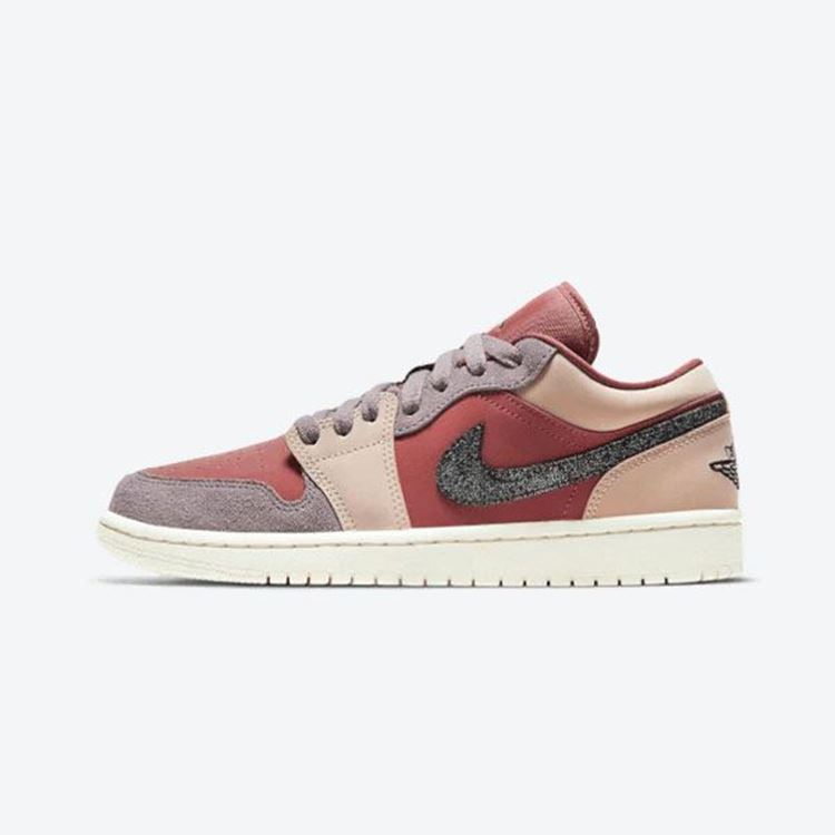 تصویر کتونی نایک ایر جردن 1 کنیون راست