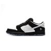 تصویر Nike Dunk SB Low Panda Pigeon