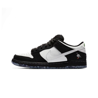 تصویر Nike Dunk SB Low Panda Pigeon